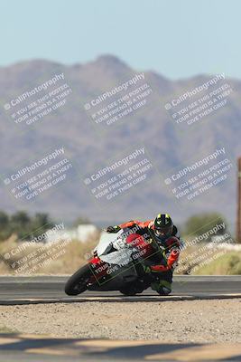 media/Oct-30-2025-Racers Edge (Thu) [[dabbdaf680]]/3-B Group/Session 4 Turn 16/